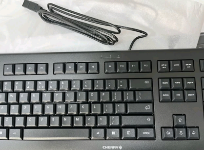 CHERRY樱桃 KC1000薄膜键盘办公键盘轻音有线笔记本电脑外接纤薄轻巧耐用巧克力按键多媒体附加键 黑色-第1张图片-系统工具网 CHERRY樱桃 KC1000薄膜键盘办公键盘轻音有线笔记本电脑外接纤薄轻巧耐用巧克力按键多媒体附加键 黑色-第1张图片-系统工具网